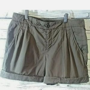 Vince Pleated Shorts Size 8